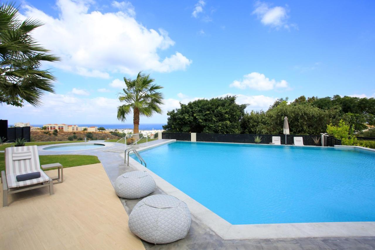 הרסוניסוס Orama Luxury Villa 4 Bedrooms With Private Pool מראה חיצוני תמונה